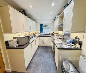 3 bedroom semi-detached house to rent - Photo 6