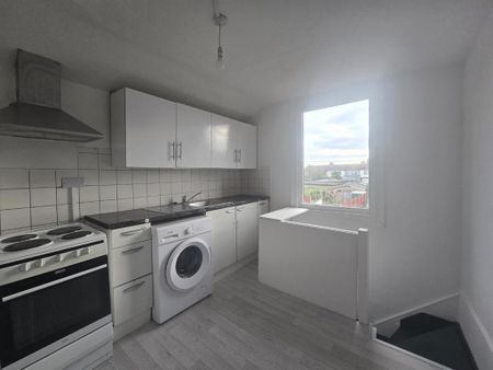 2 bedroom flat to rent - Photo 4