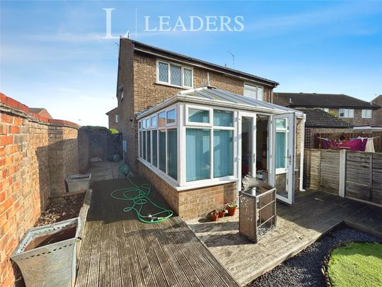 2 bedroom house to rent Smythe Close, Clacton-on-Sea, Essex, CO16 - Photo 1