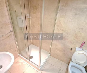 1 bedroom triplex to rent - Photo 5