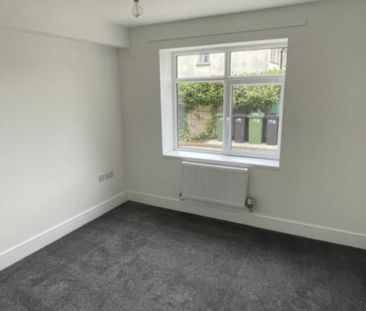 1 bed Apartment - To Let - Photo 2