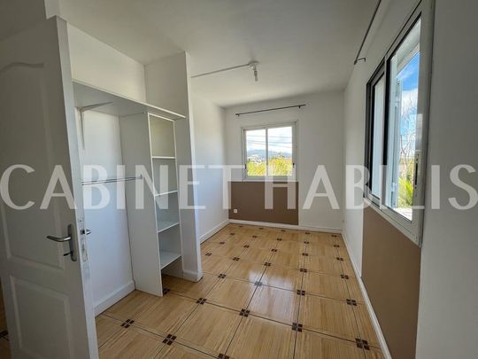 À LOUER - APPARTEMENT DE TYPE F3 DE 56.73 M² - LE TAMPON - 666,72 € - Photo 1