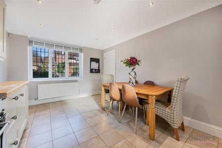 2 bedroom terraced house to rent - Photo 4