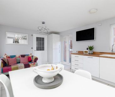 3 bedroom detached house to rent - Photo 2