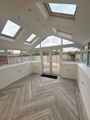 6 bedroom semi-detached house to rent - Photo 1