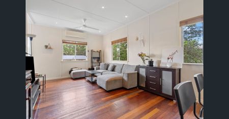 PRIME LOCATION WITH SPACIOUS YARD!! - Photo 5