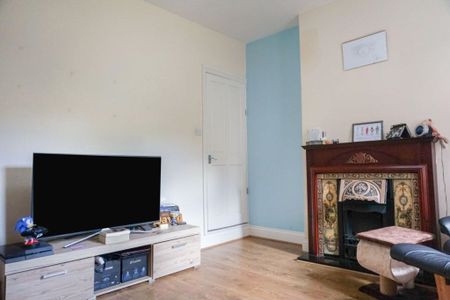 2 Bed Terraced House, War Lane, B17 - Photo 3