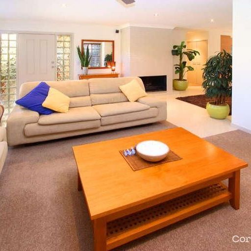 $720 For 3 bedrooms at CLEVELAND Lovely family home available now - Photo 1
