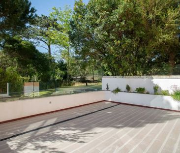 Semi-detached 3BR home in quiet condo with pool, Estoril. - Photo 6