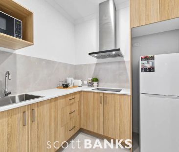 “Freshly Built Furnished Room with Own Kitchen &amp; Ensuite – Suns... - Photo 1