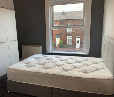 6 bedroom terraced house to rent - Photo 3