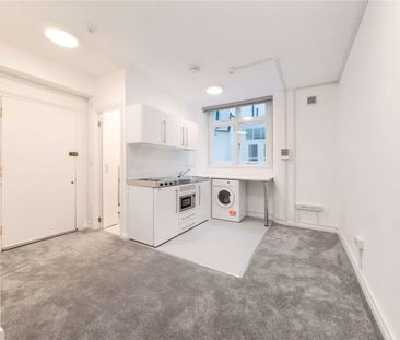 A studio room with its own kitchenette and shower room in South Ken... - Photo 2