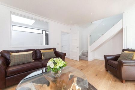 2 bedroom end of terrace house to rent - Photo 2