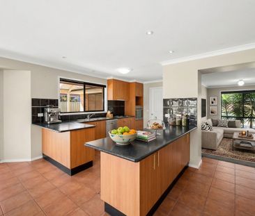 FAMILY HOME IN A LEADING LOCATION - Photo 5