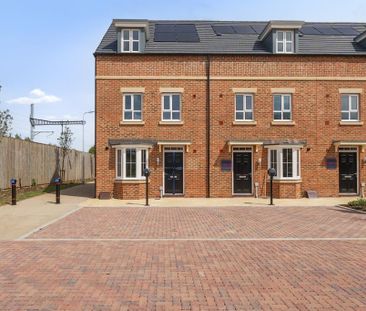 4 bedroom semi-detached house to rent - Photo 1
