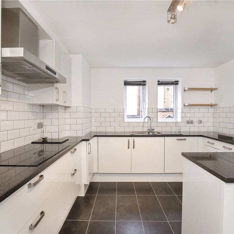 A stunning three bedroom apartment situated in one of Yorks most popular areas with secured allocated parking - Photo 1