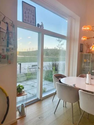 Moderne lejlighed med udsigt og skønne fællesarealer - Foto 3