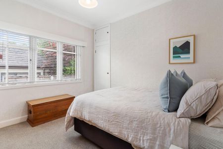 Beautifully Presented Home in The Bays - Photo 4