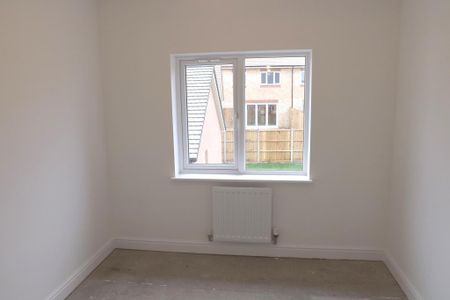 3 bedroom semi-detached house to rent - Photo 2