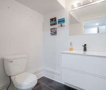 For Lease - 10 Maplewood Drive, Whitby, Ontario - Photo 4