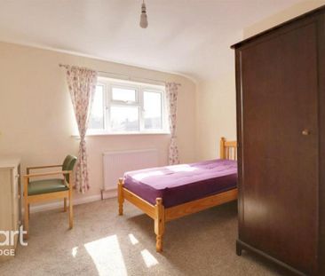 1 bedroom in a house share to rent - Photo 4