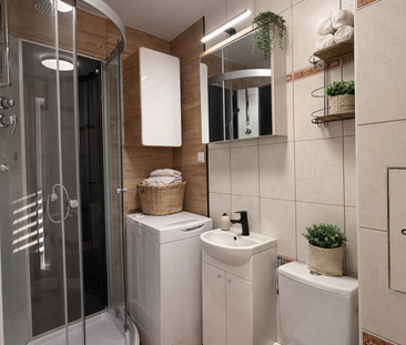 Mieszkanie z balkonem, salon z oddzielną kuchnią i garderobą - Zdjęcie 5