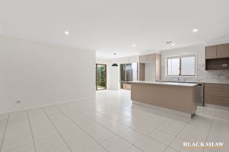 76 Patrick White Circuit, Franklin ACT 2913 - House For Rent | Domain - Photo 3