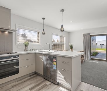 Foxton - 2 Bedrooms - Photo 3