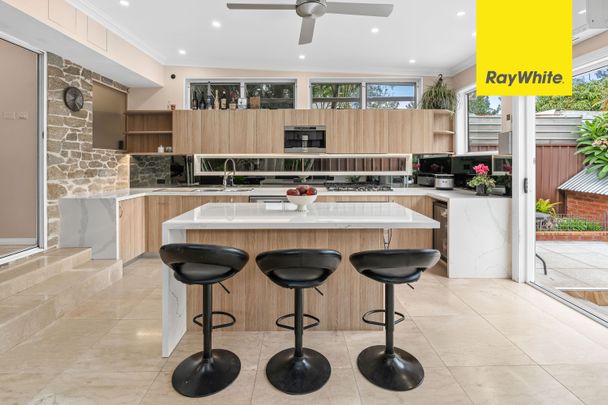 SPACIOUS FAMILY HOME IN A PRIME LIDCOMBE LOCATION - Photo 1