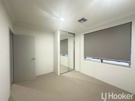 Beachfront Bliss at the End of the Street � Stunning Madora Bay! - Photo 3