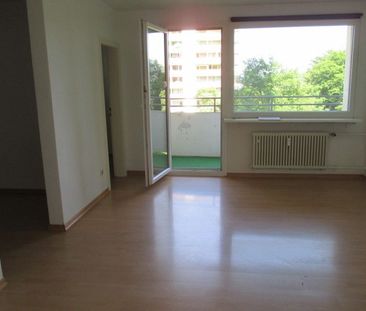 Hier wird frisch für Sie saniert! Schöne-Wohnung mit Balkon und Pan... - Foto 1