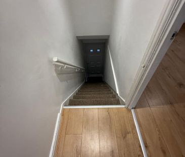 3 bedroom flat to rent - Photo 3