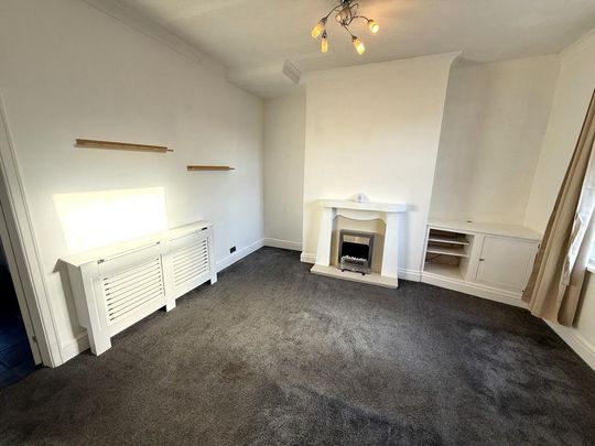 2 bedroom end of terrace house to rent - Photo 1