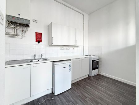 2 bedroom flat to rent - Photo 4