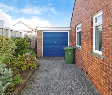2 bedroom semi-detached bungalow to rent - Photo 2