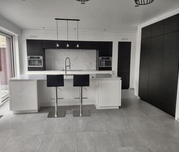 Ruime woning met drie slaapkamers, tuin en garage. - Photo 6