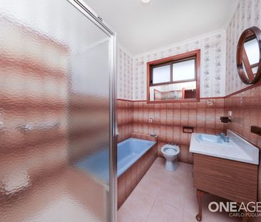 Charming Family Home in Prime Location – Space, Comfort & Unmatched... - Photo 6