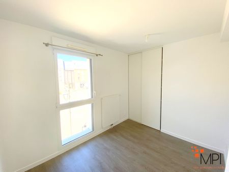 Location Appartement 4 pièces 81m² - Photo 2