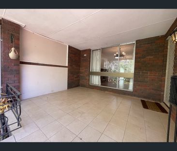 2/220 Great Eastern Highway, Glen Forrest, WA 6071 - Photo 2