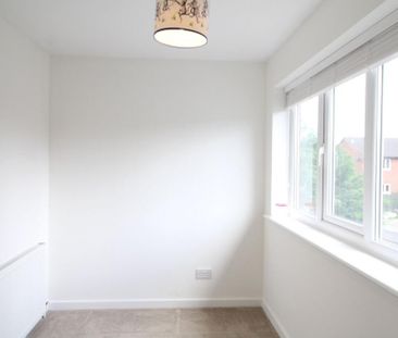 2 bedroom semi-detached house to rent - Photo 4