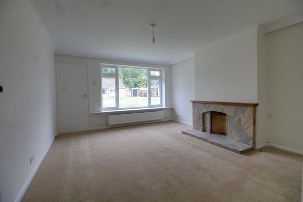 Jubilee Drive, Ash Vale, Aldershot, GU12 - Photo 1