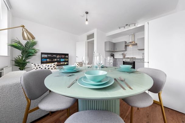 Room in a Shared Flat, Camilla Road, SE16 - Photo 1