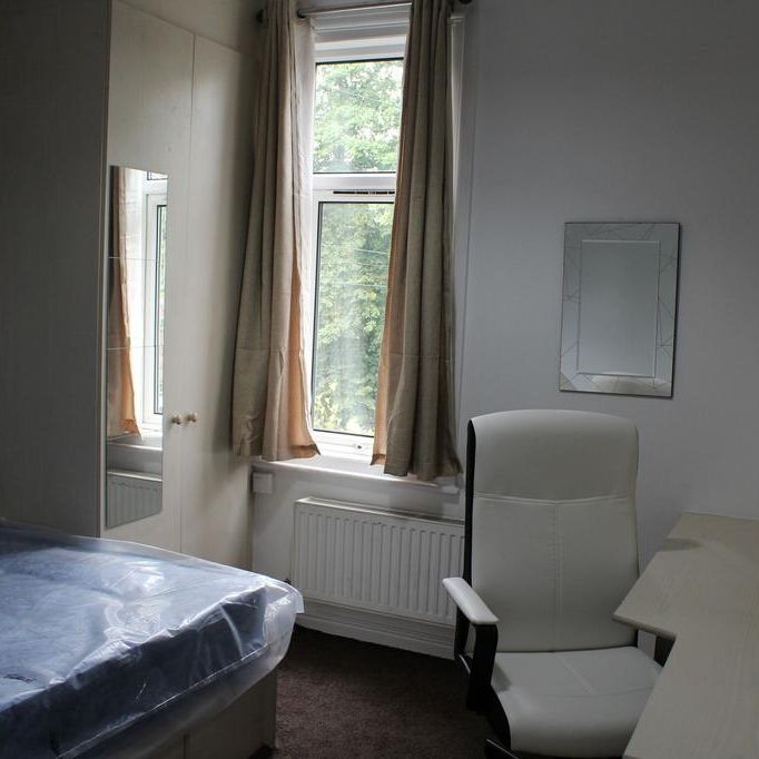 5 bedroom flat to rent - Photo 1