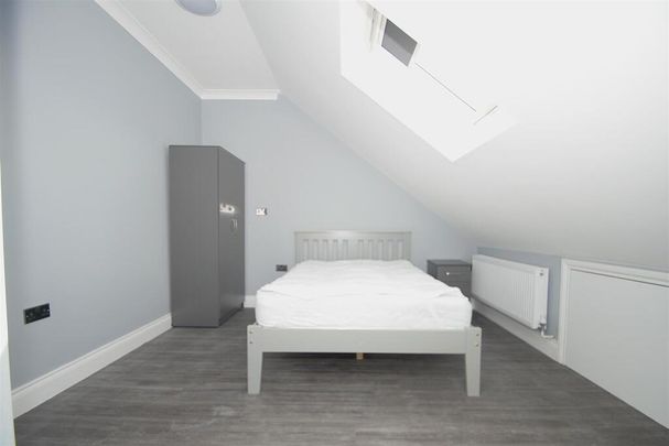 1 bedroom in a house share to rent - Photo 1