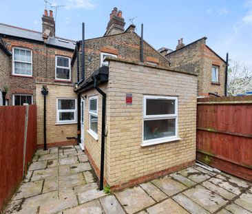 🏡 Beautiful Property - 5 mins walk from Wood Green 🏡 Room 3 - Photo 2