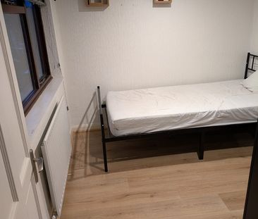 Room in a Shared House, Chester Road, E16 - Photo 6