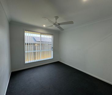 Stunning Modern Family Home - Photo 4