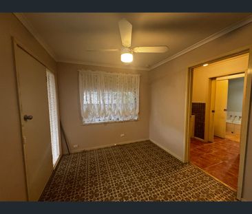 12 Sunbury Road, Shepparton, Vic 3630 - Photo 6