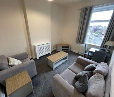 Park Road, Adlington, PR7 - Photo 2