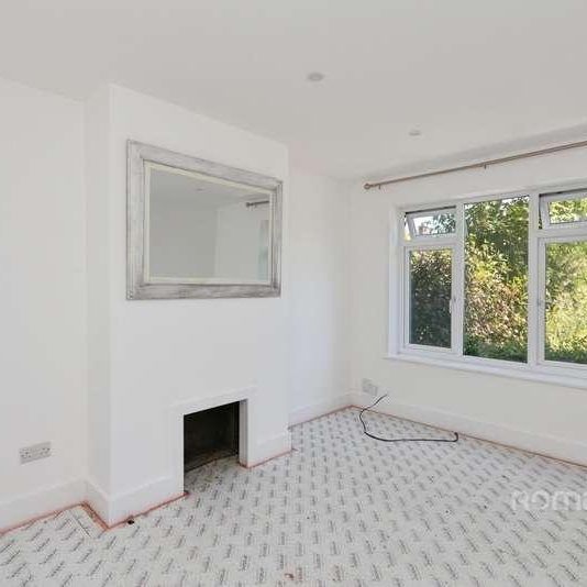 Blunden Road, Farnborough, Hampshire, GU14 - Photo 1